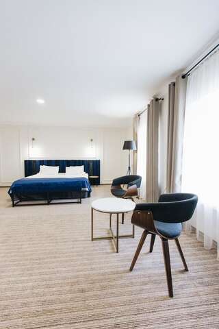 Отель Гостиница Континент Николаев Николаев Люкс-4