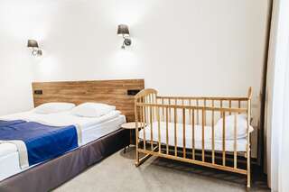 Отель Гостиница Континент Николаев Николаев Улучшенный двухместный номер с 1 кроватью или 2 отдельными кроватями-7